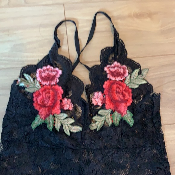 Lace floral bodysuit - Picture 3 of 6